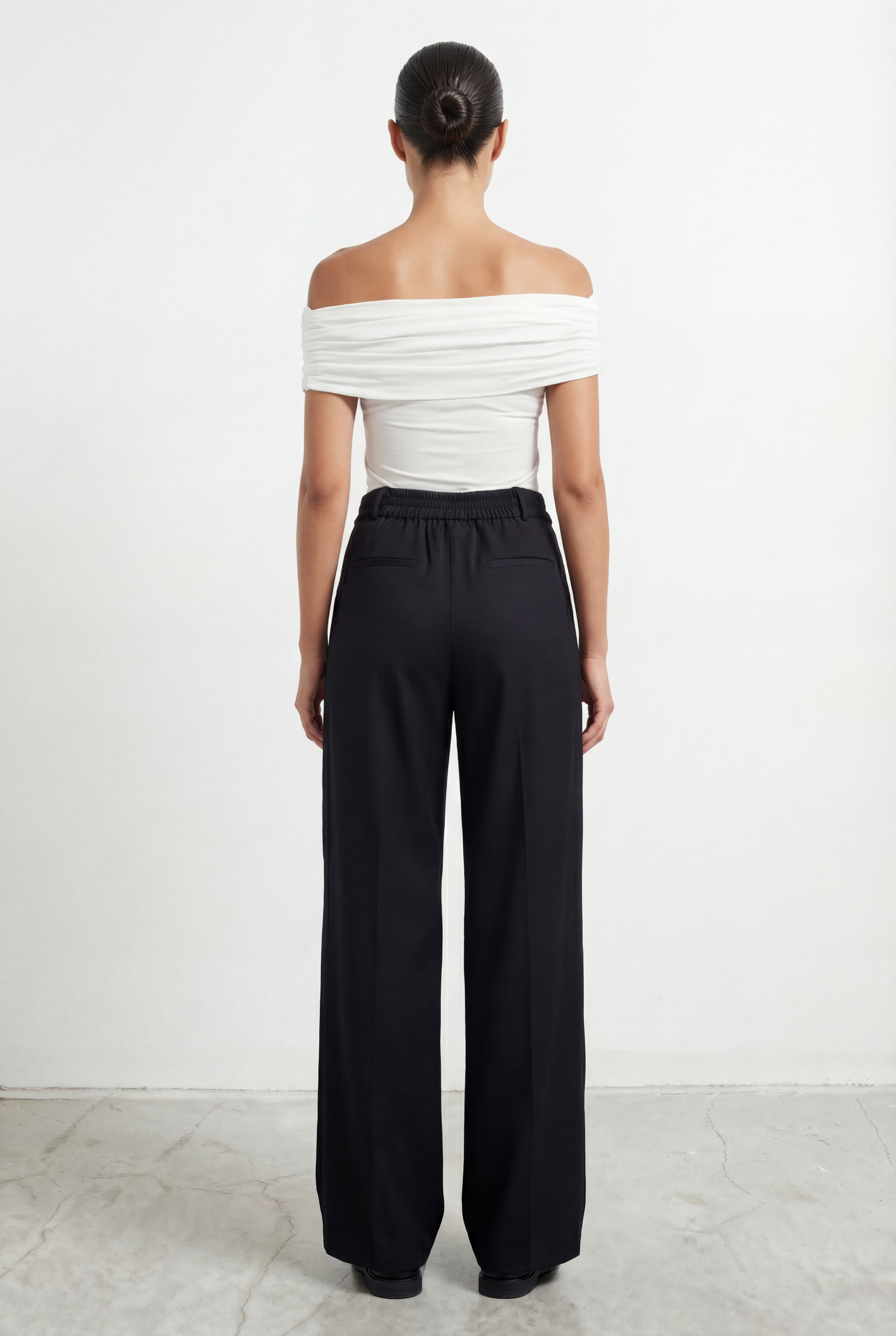 Two Pleats Straight Trousers