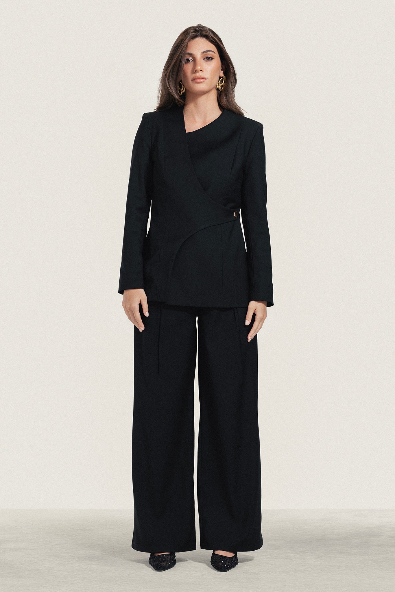 بليزر بقصة ضيقة