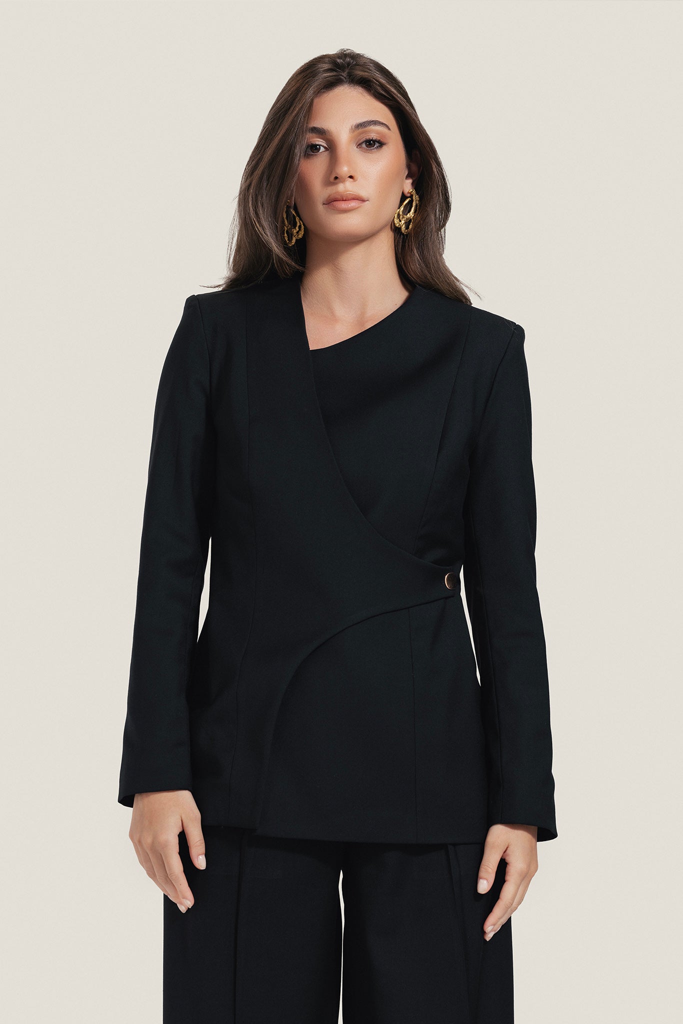 بليزر بقصة ضيقة