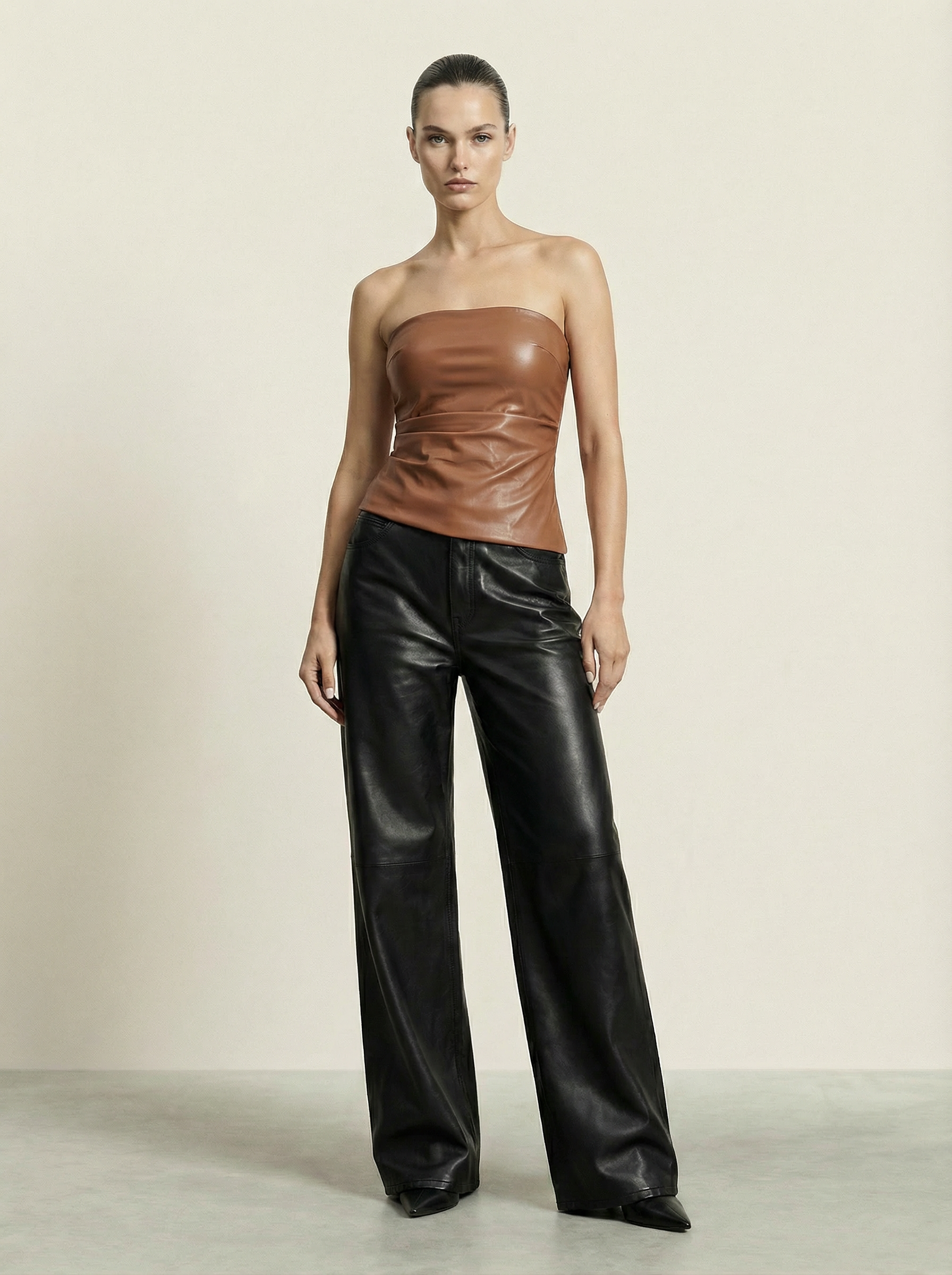 بلوزة جلدية غير متماثلة